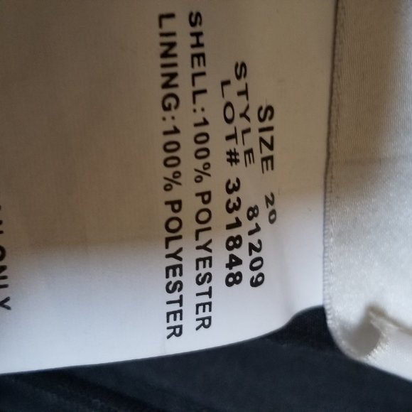 Long black gown, size 20 - Picture 3 of 5